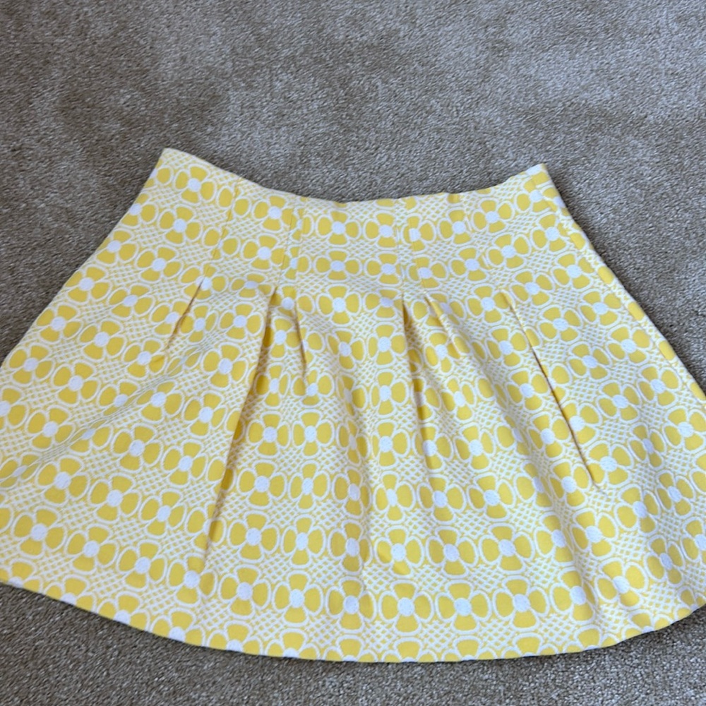 Lilly Pulitzer skirt, size 4, yellow and white print